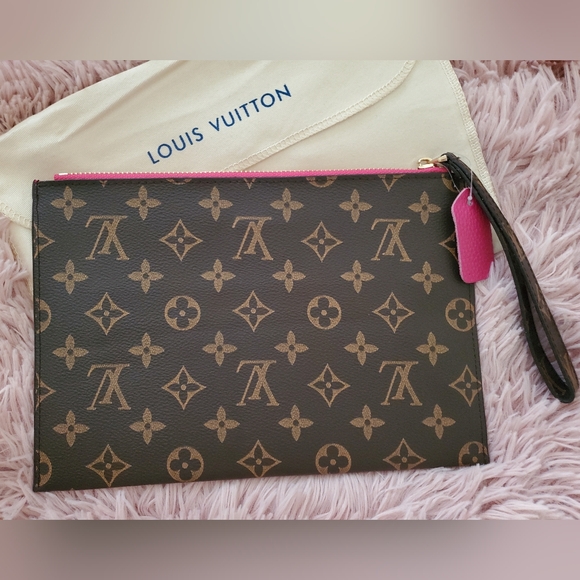 Louis Vuitton Brown and Pink Monogram Wristlet ✨️ - Picture 2 of 3